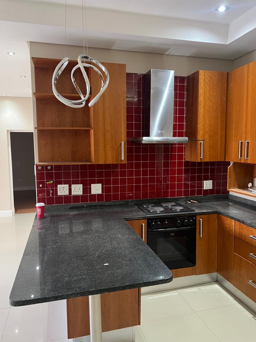 To Let 1 Bedroom Property for Rent in Lansdowne Western Cape